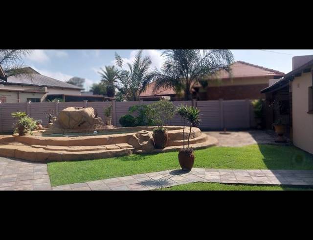 3 BEDROOM HOUSE FOR SALE IN MARLANDS